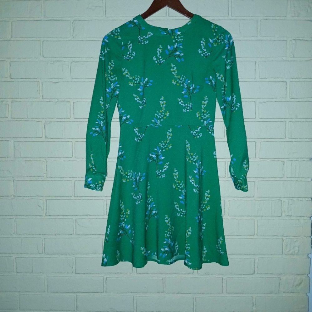 LOFT green floral long sleeve dress. 00 Petite